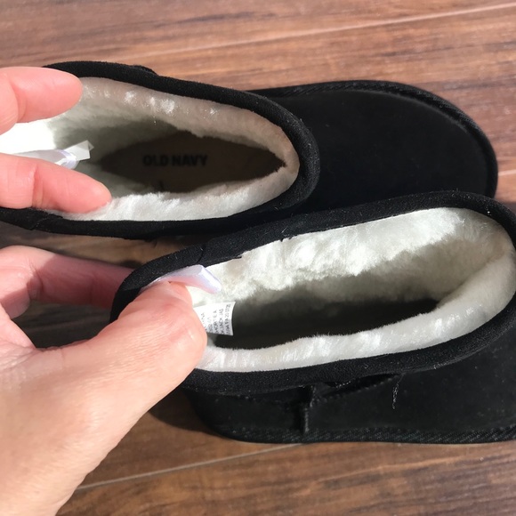 Brand new Old Navy toddler faux suede winter boots - Picture 4 of 7